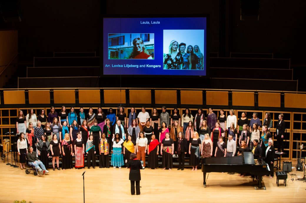 Music choir at Earthtones 2024