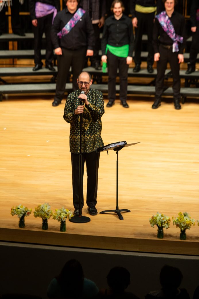 Music choir maestro at Earthtones 2024