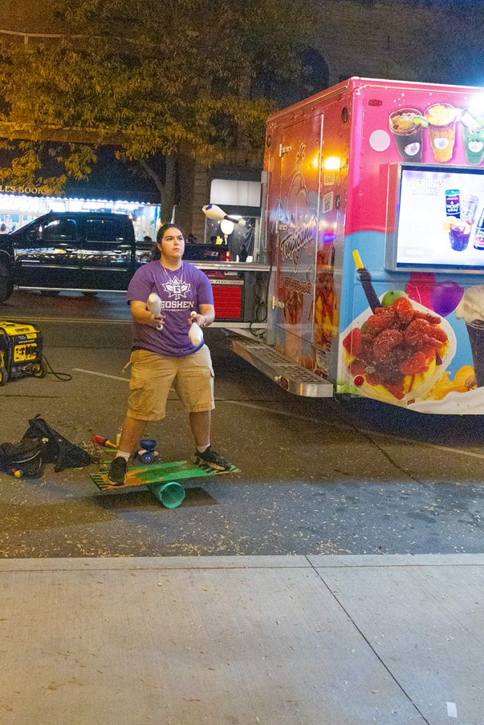 Person doing juggiling at Connectapalooza