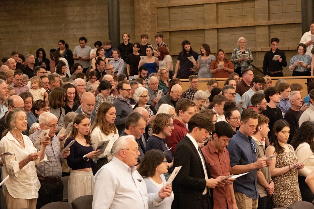 people praying