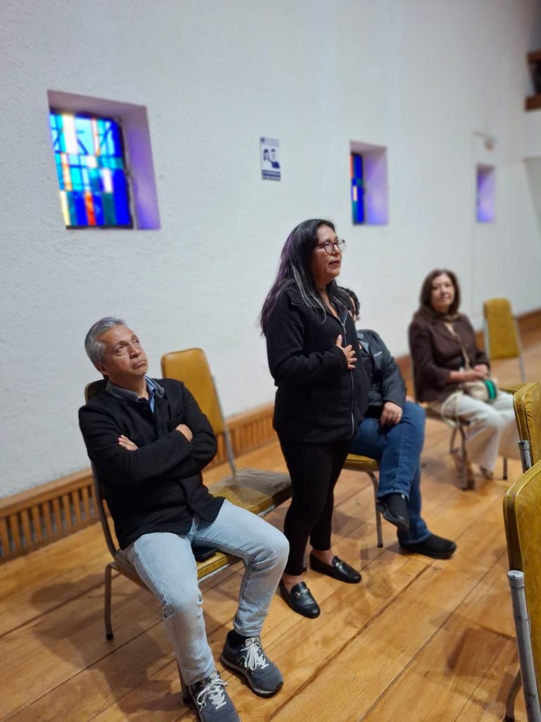 A host mom gives her testimony of hosting Goshen College students.