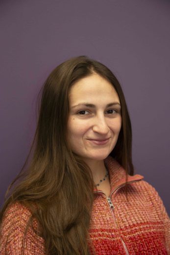 headshot of Isabel