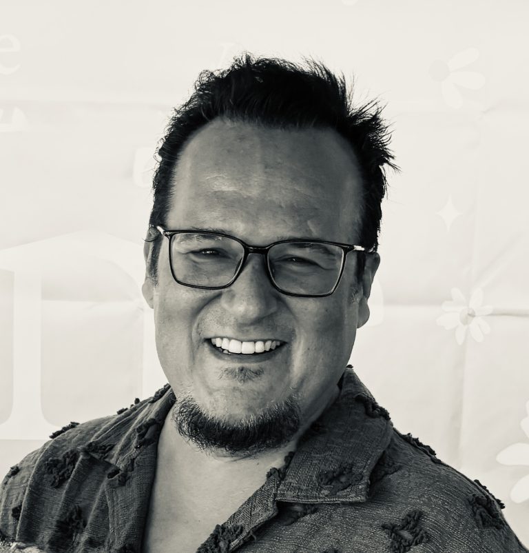 headshot of Manuel Martinez