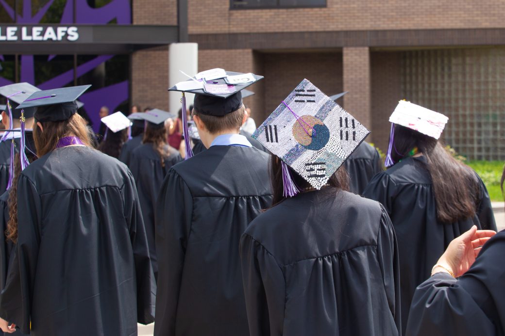Graduate mortarboard with japanese flag